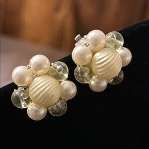 Vintage Cream and Gold Cluster Clip On Earrings